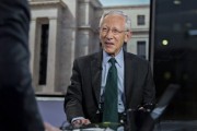 永新宏观经济学教授兼实践者Stanley Fisher逝世 曾培养全球多位经济决策者
