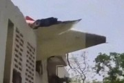 永新印度一波音787客机坠毁机上242人、地面5名学生遇难！我驻印度使馆：机上无中国籍乘客
