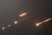 永新伊朗以导弹齐射回应以色列的大规模袭击