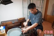 永新成都“90后”小伙“十年磨一剑”：从爱好者到守艺人 传播中国文化